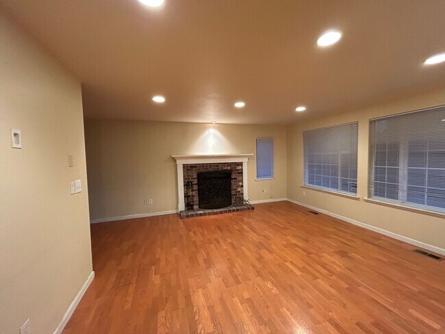 Photo - 5952 Longdin Rd