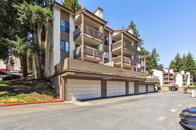 Building Photo - 10410 NE 32nd Pl Unit D103