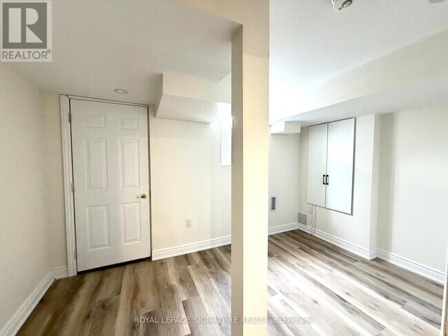 Photo - 362 Landsborough Ave