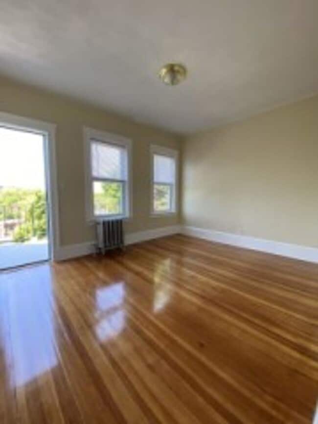 Photo - Fully Renovated 4 Bed/2 Bath in Brookline – Heat & Hot Water Included | Ideal for Graduate Studen...
