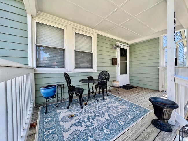 Photo - 1932 Fairwood Ave