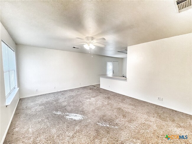 Building Photo - 236 Alves Ln Rental