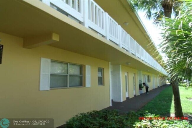 Building Photo - 540 SE 2nd Ave Unit J5 Rental