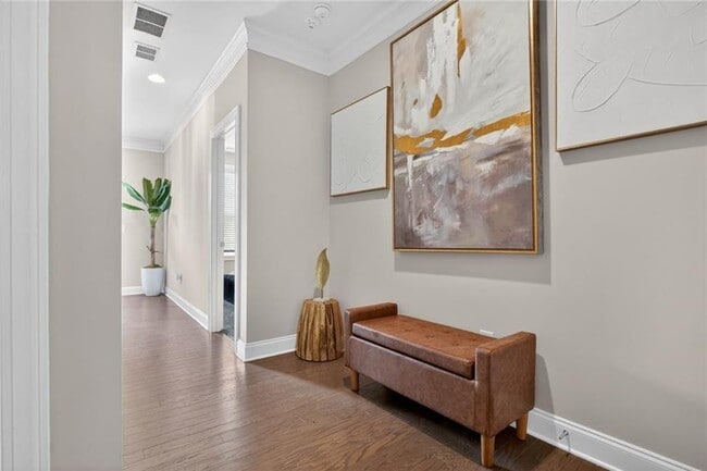 Photo - 1589 Aldworth Pl SE
