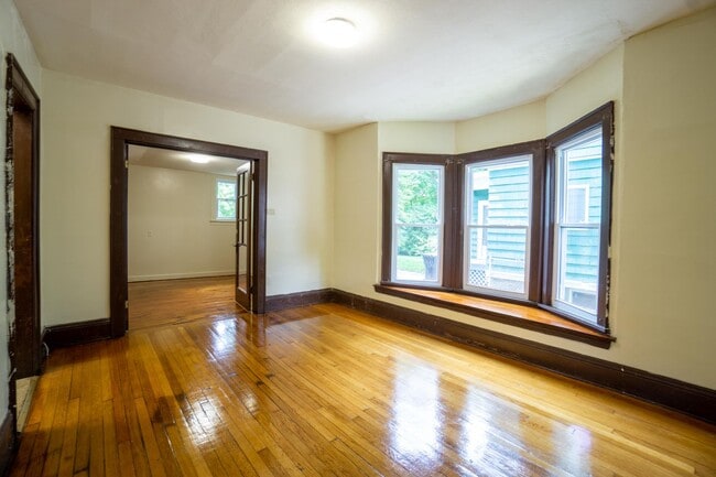 Photo - 108 Avondale Pl