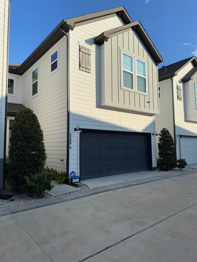 Photo - 3208 Bostic St