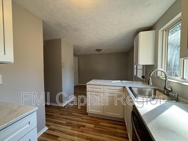 Photo - 8 McDonald Chapel Ct