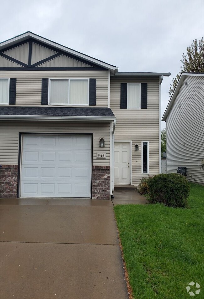 Building Photo - Duplex in CDA ! Rental