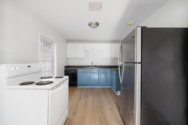 Photo - 1729 Mary St