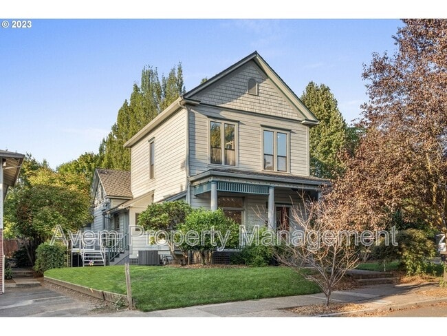 Photo - 1835 SE Main St House