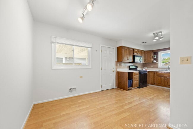 Photo - 569 S Park Rd