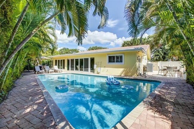 Photo - 2600 N Riverside Dr