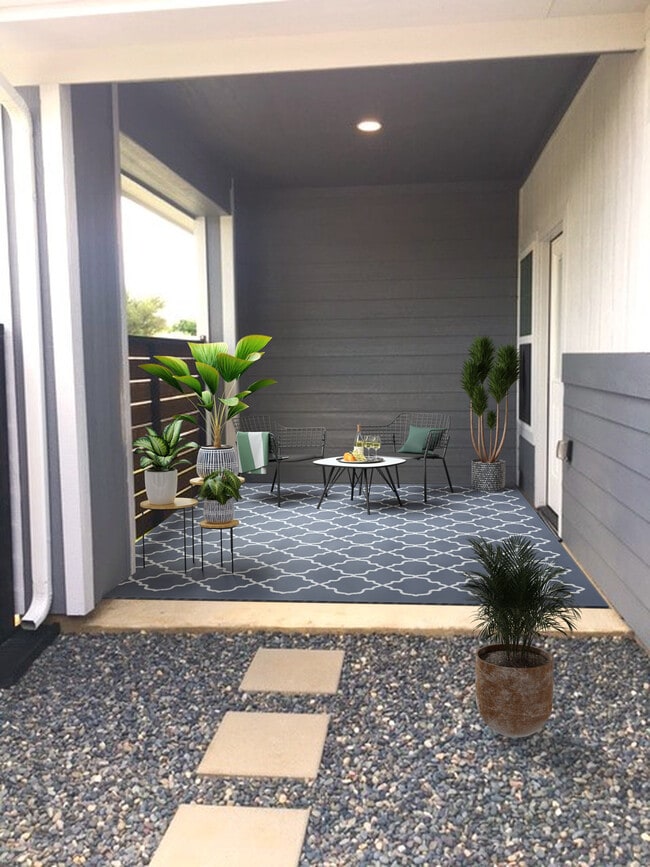 Photo - 709 W Woodard St