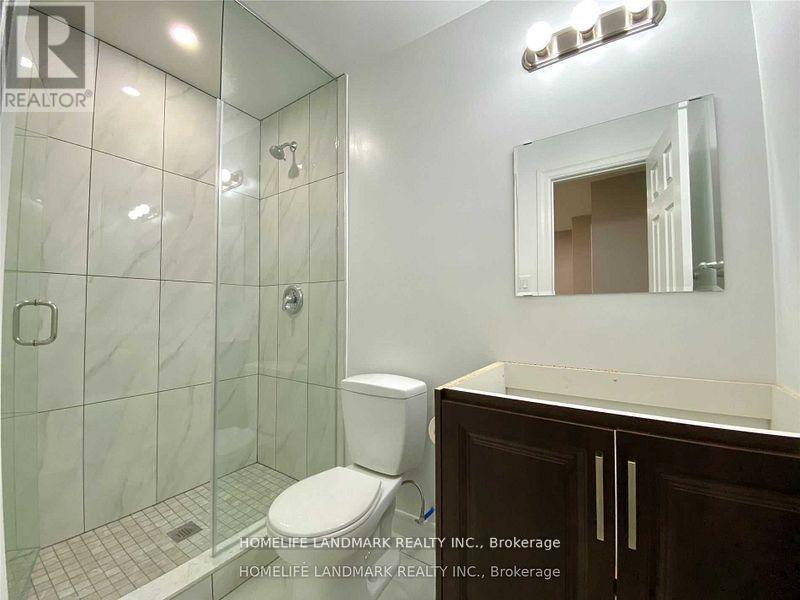 Photo - 2428 Bloor St W