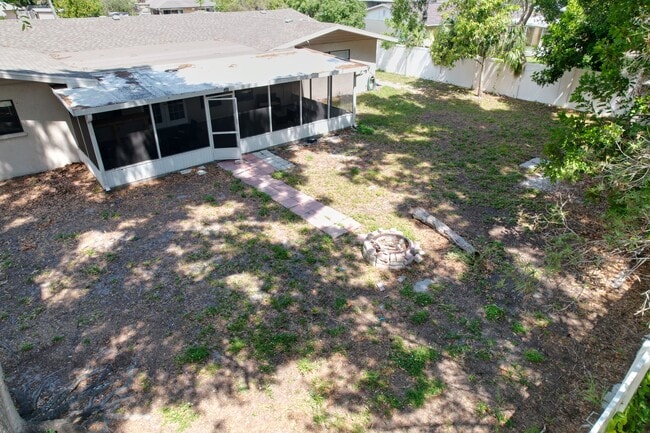 Photo - 1417 27th St W