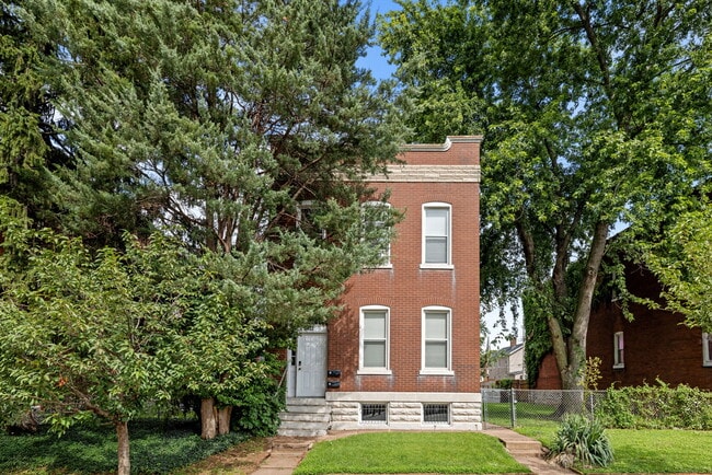 Building Photo - 3432 Iowa Ave Unit 1F Rental