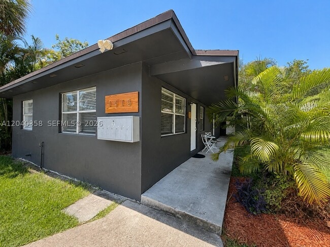 Building Photo - 1415 SW 1st Ave Unit 1