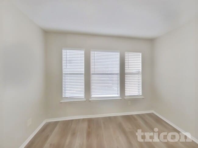 Photo - 6007 Ferrysage Dr