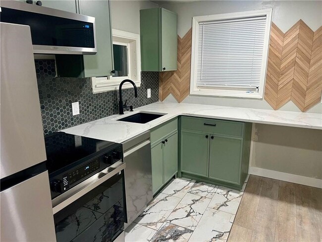 Photo - 926 Moreland Ave SE