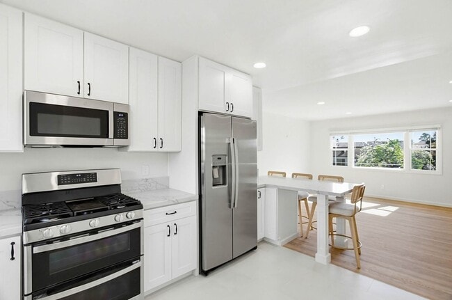 1854-1854 Chalcedony St Unit 1852