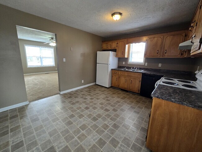 Photo - 201 Golden Pond Ave