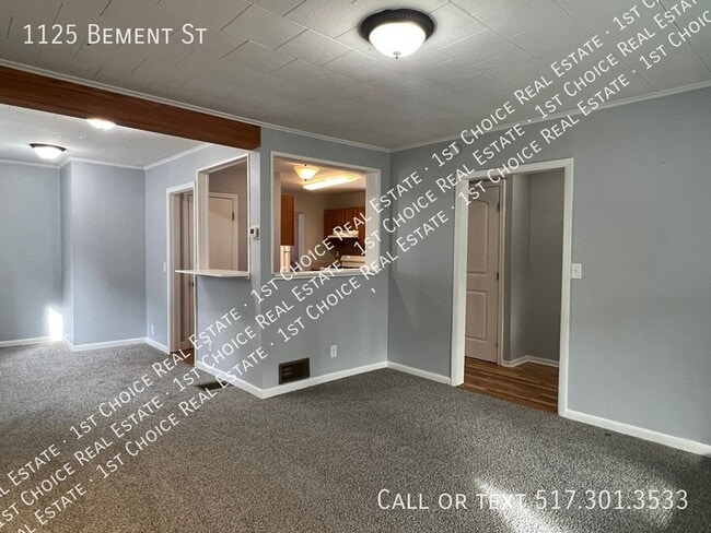 1125 Bement St