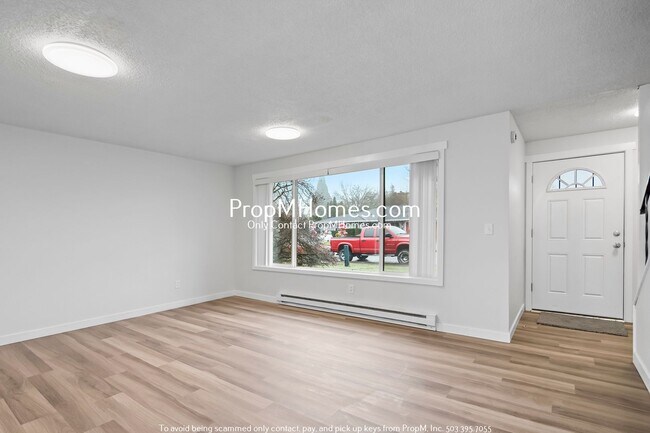 Photo - Two Bedroom Duplex in Hillsboro - Updated ...