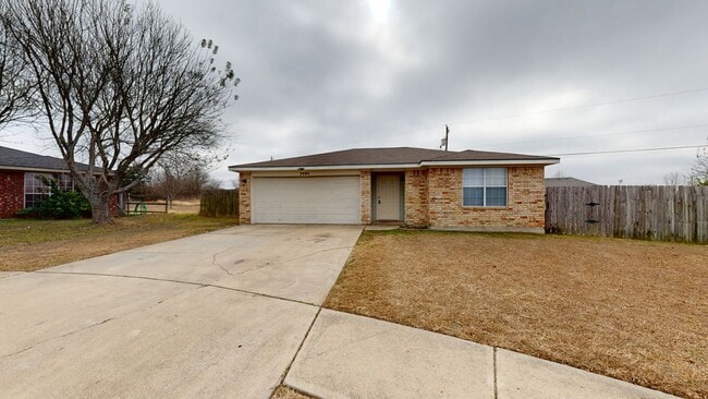 Building Photo - ONLY $1395 MINUTES AWAY FROM FORT HOOD AIRFIELD!