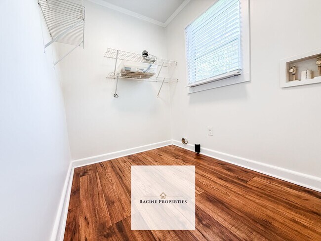 224 W Rd