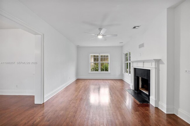 Photo - 285 NE 105th St