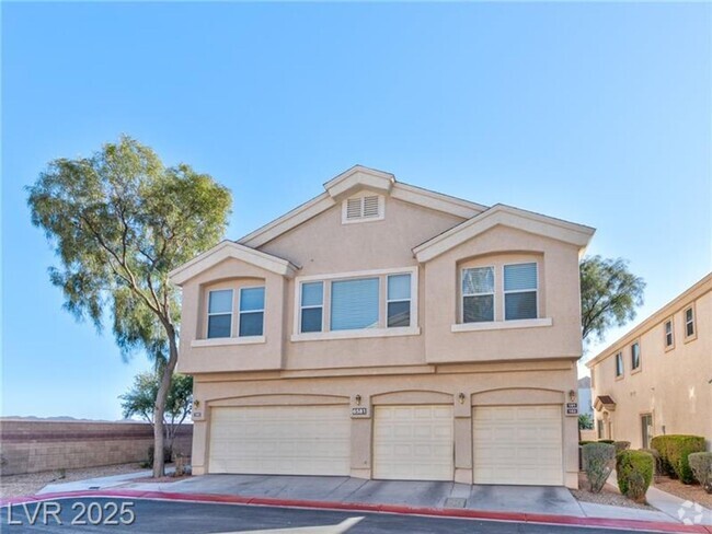 Building Photo - CHARMING 2BEDROOM TOWNHOME IN 89122