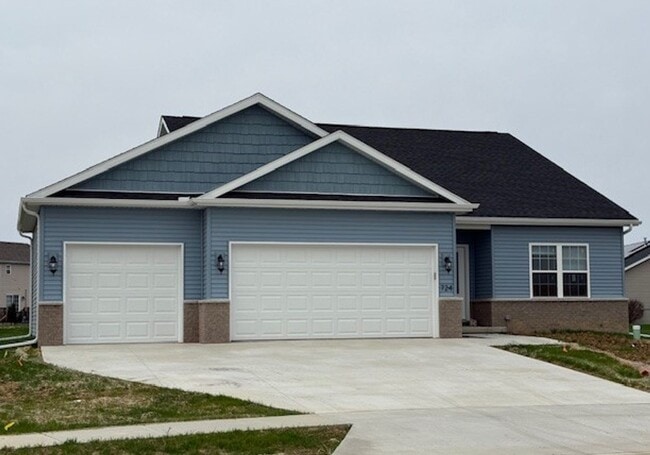 Building Photo - Single family home for Rent in the Heart of Washington, IL