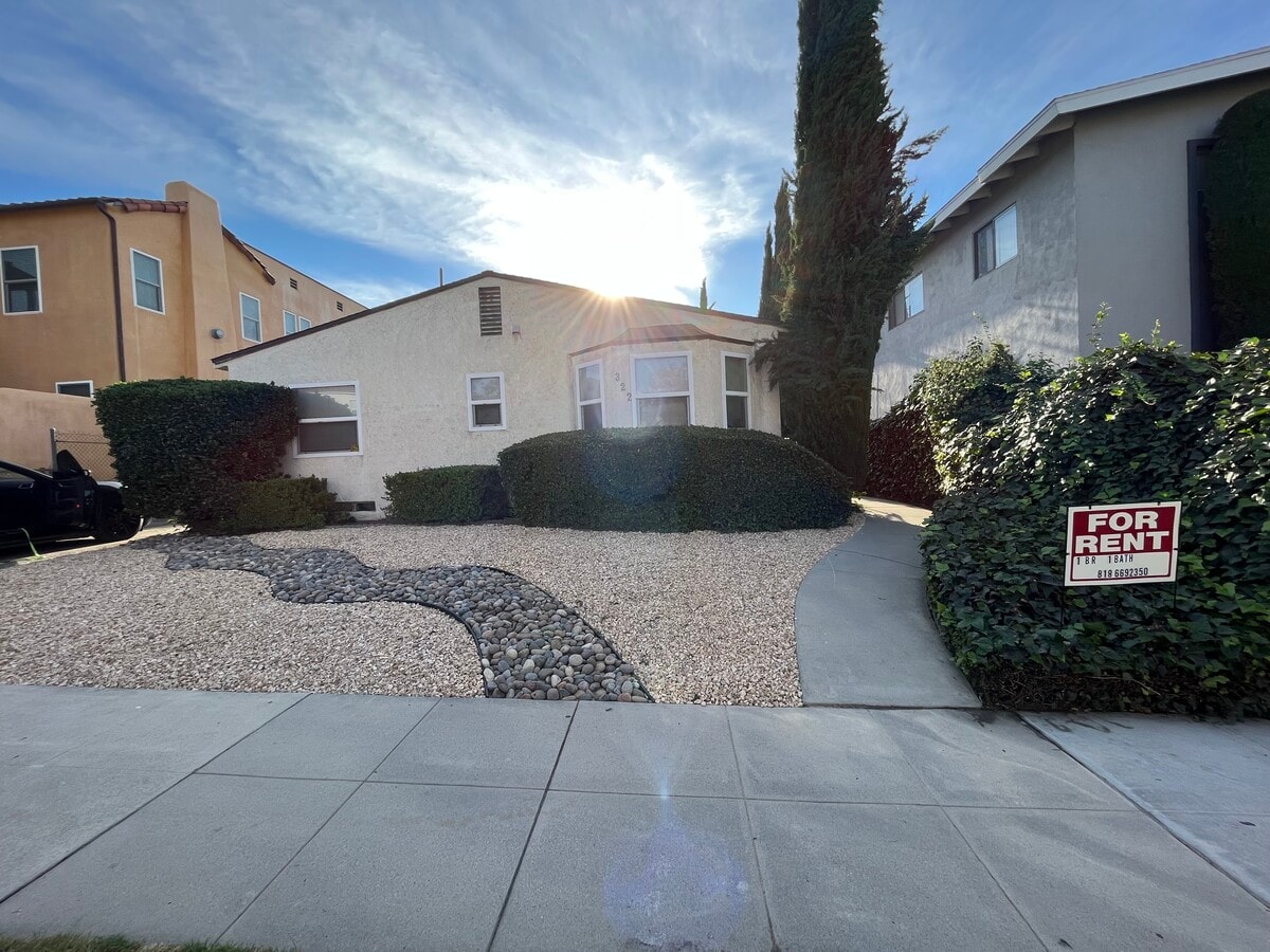 Front of Building - 322 Cornell Dr Unidad B