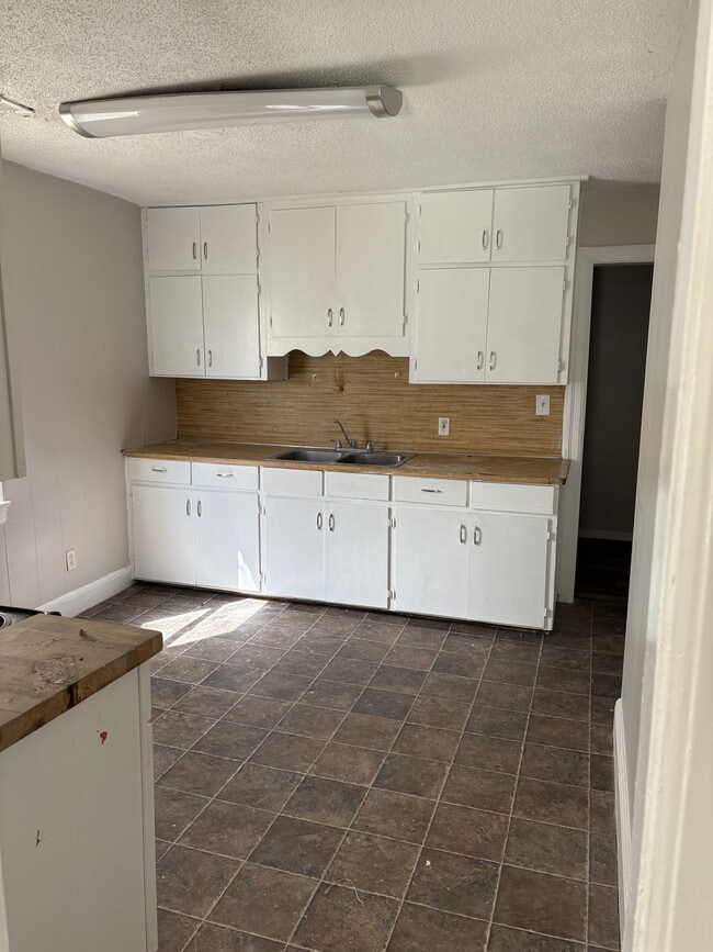Photo - 2409 Poplar St