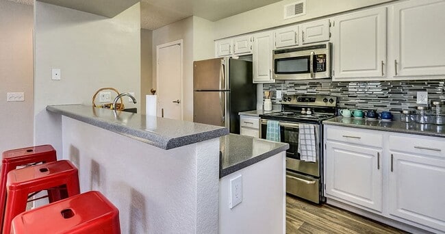 Photo - Madera Point Apartments