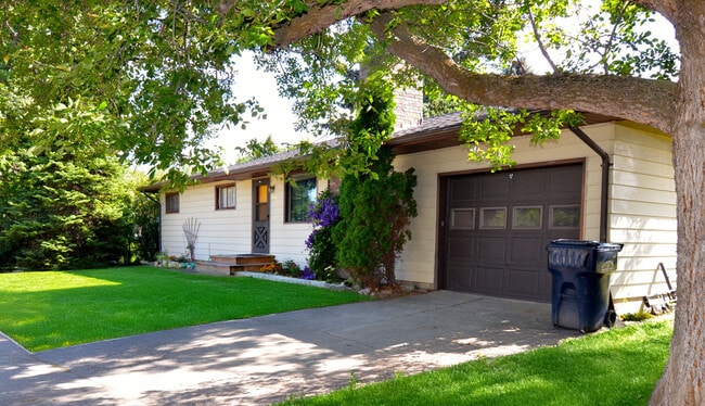 Building Photo - 1223 N 8th Ave Rental