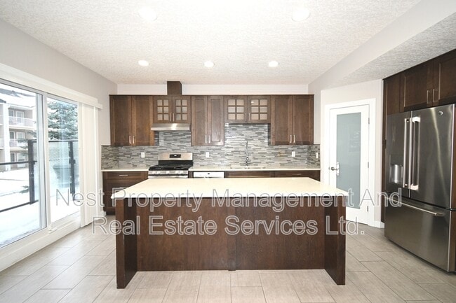 Photo - 467 Tabor Blvd S