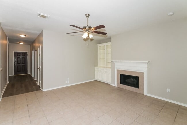 Photo - 1427 Waterside Village Drive