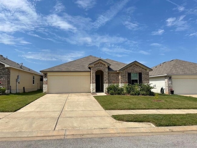 Building Photo - 221 Pecos Dr Rental