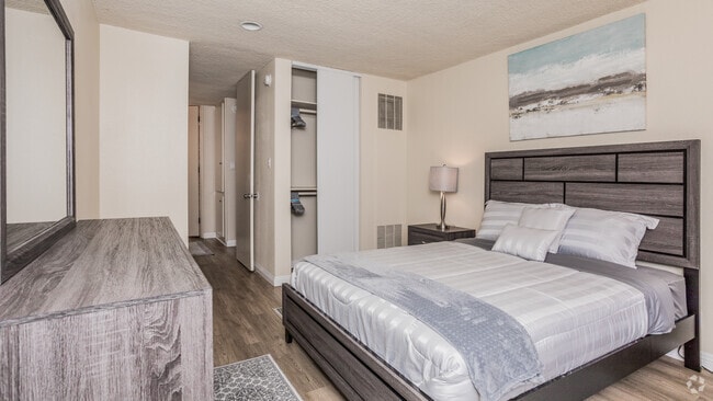 1BR, 1BA - 600 SF - Casa Serrana