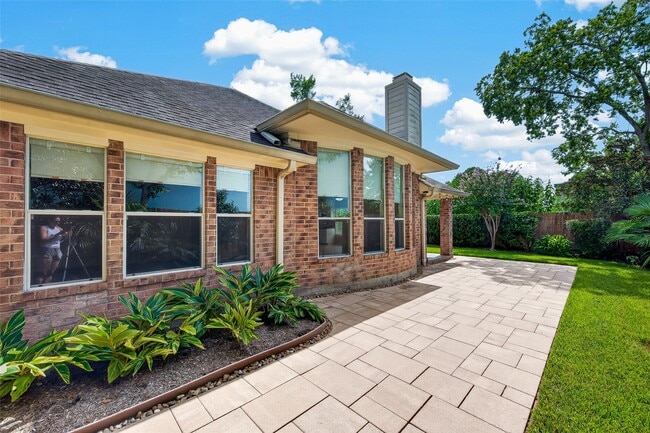 Photo - 1103 Parkhaven Ln