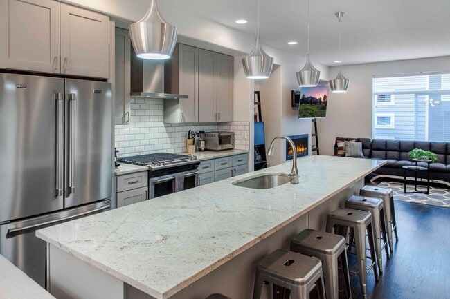 Photo - 1561 W 43rd Ave