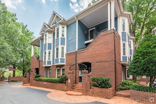 Building Photo - Discover the Best of Downtown Living in Ra... Rental