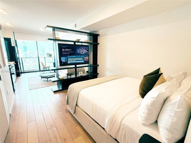 Photo - 398 NE 5th St Unidad 2307