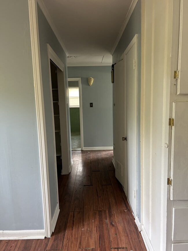 Photo - 1203 Caroline Dr