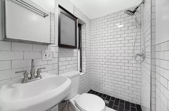 Photo - 207 Madison St Unidad 13