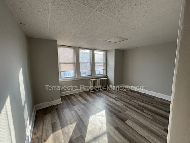 Photo - 2011 Woodlynne Ave Unit B