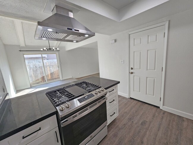 Building Photo - 1134-1134 Clinton Rd Unit 1132 Rental