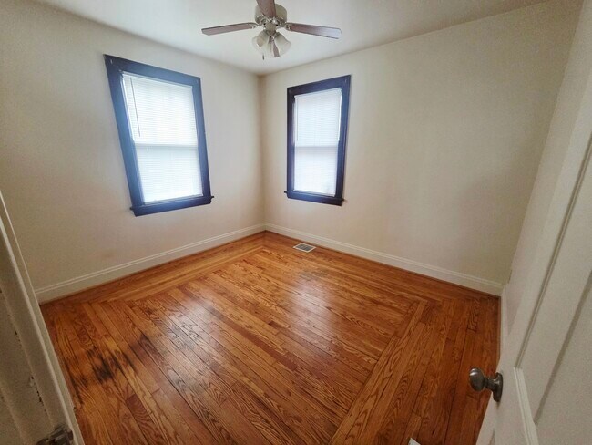 Photo - 3147 Evergreen Ave Unit 1