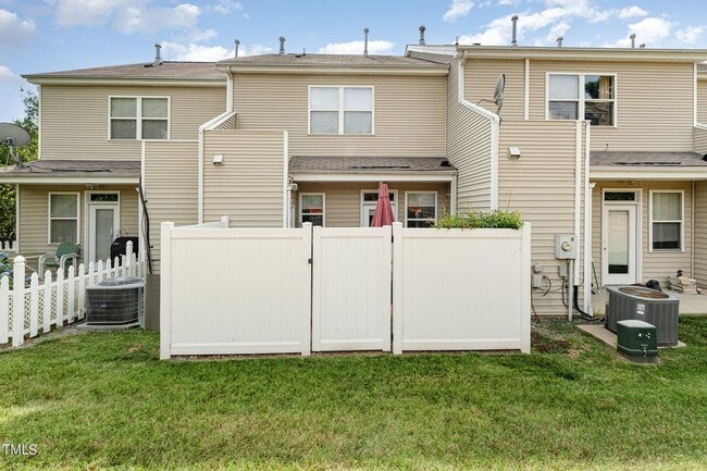 Photo - Beautifully Updated Townhome Near Historic Downtown Apex